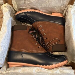 Weatherproof Vintage Waterproof Boots Shoes Size 8 NWT​